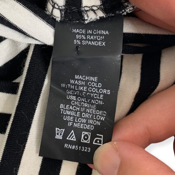 Vince Camuto black white striped long sleeve cross front wrap style top Large - Picture 6 of 9